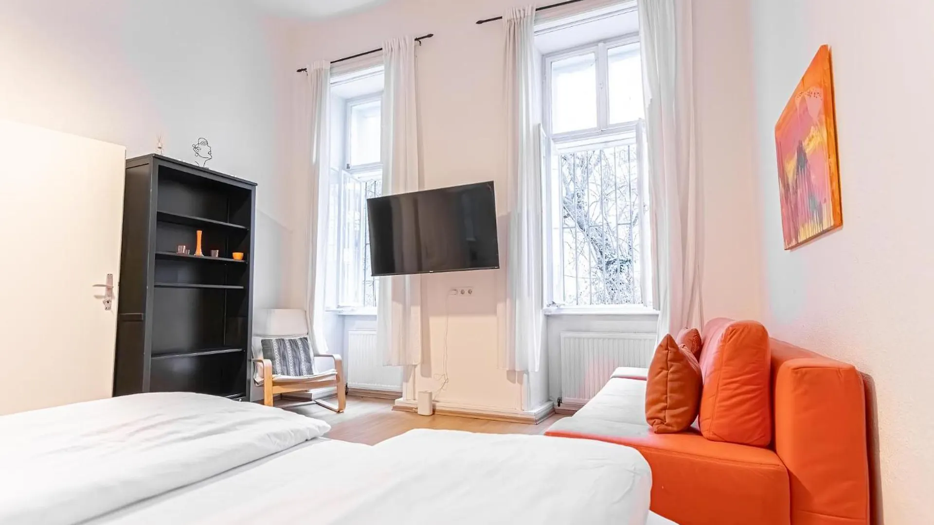 Spacious 2Br Apt, Ideal For Long Stays Viena 0*,  Áustria